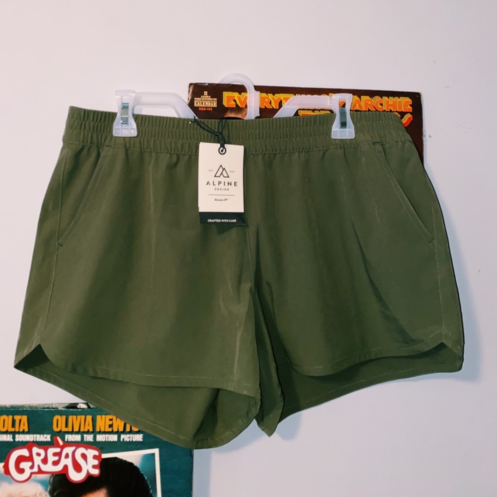 workout/camping/hike water repellent shorts !!